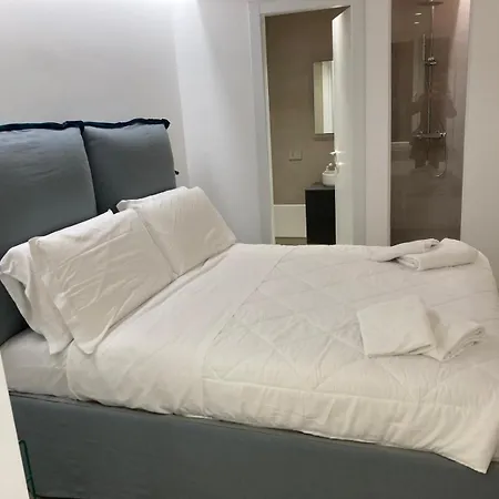 Apartment Manzoni Bilocale Con Doppi Servizi Piano Terra *